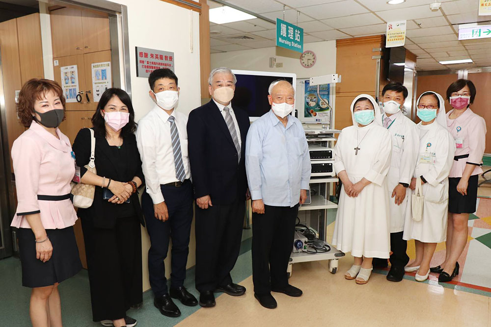 朱英龍教授捐贈本院高階腸胃內視鏡檢查系統　醫療品質再升級