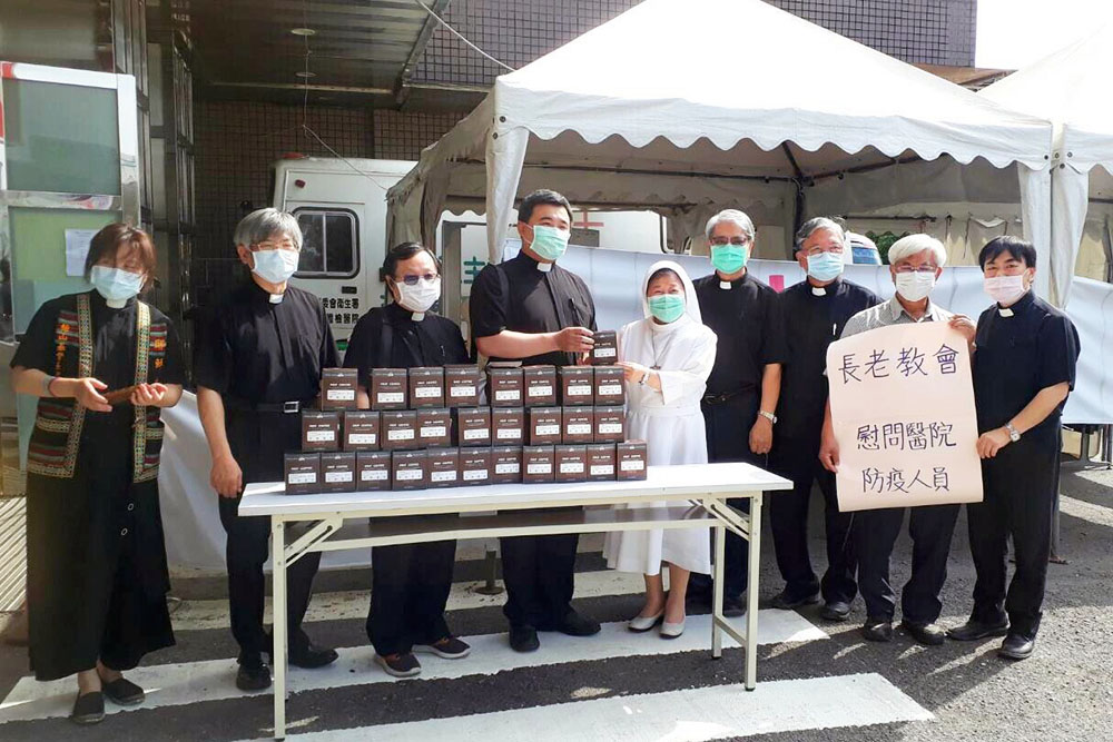 全民抗疫 感謝有您,感謝基督教長老教會嘉義中會、寬悅花園酒店、嘉義市喜樂廚藝發展協會 捐贈物資慰勞醫護人員