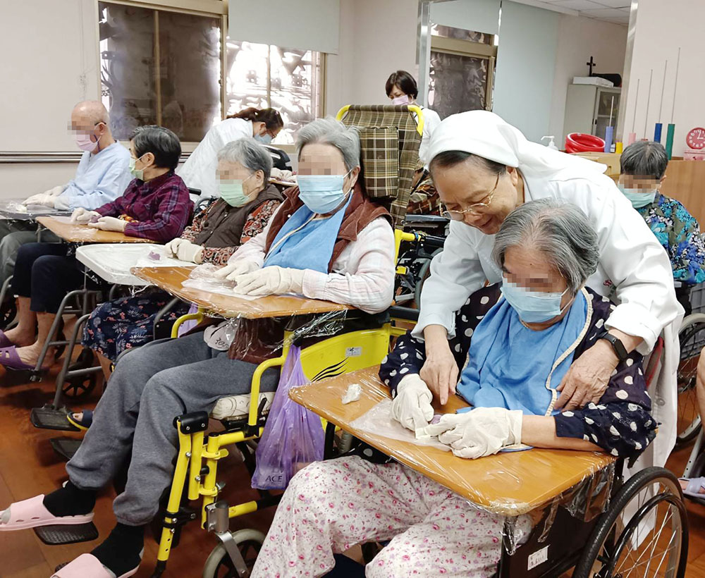 護理之家中秋傳情 團圓有你