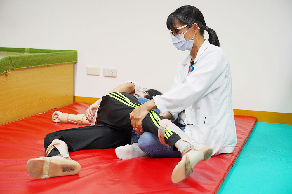 腦麻患者勇敢克服逆境 聖馬爾定復健科悉心助力成長